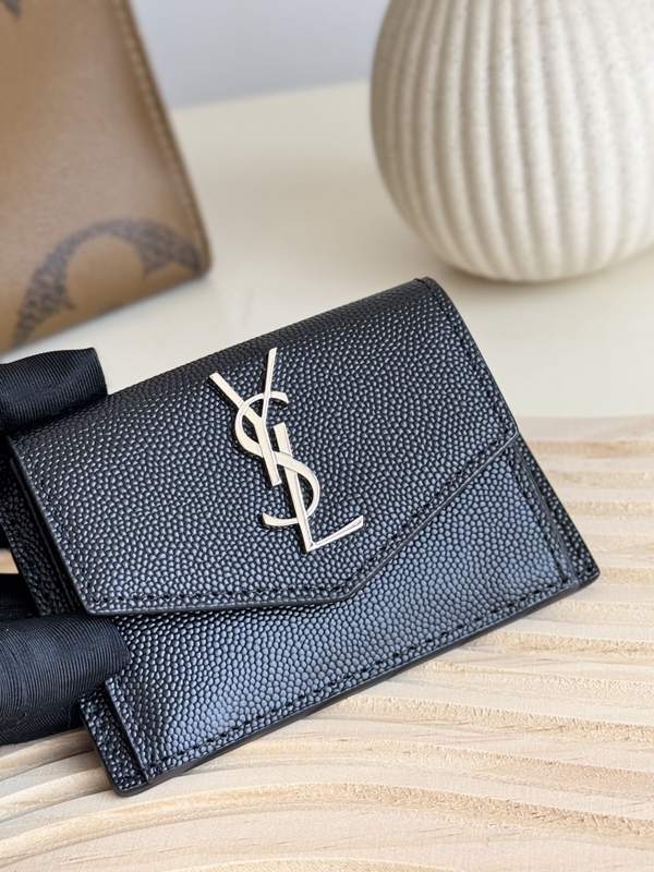 イヴサンローラン財布素材ディテール